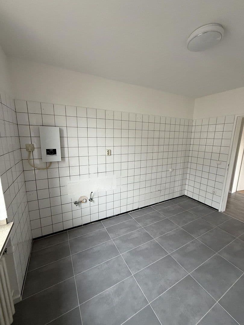 Prenájom bytu 2-izbový 66 m², Berliner Str.32, Köln, Severné Porýnie - Westfálsko Prenájom bytu 2-izbový 66 m², Berliner Str.32, Köln, Severné Porýnie - Westfálsko