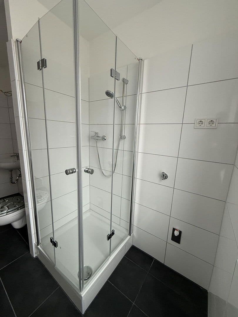 Prenájom bytu 2-izbový 66 m², Berliner Str.32, Köln, Severné Porýnie - Westfálsko Prenájom bytu 2-izbový 66 m², Berliner Str.32, Köln, Severné Porýnie - Westfálsko