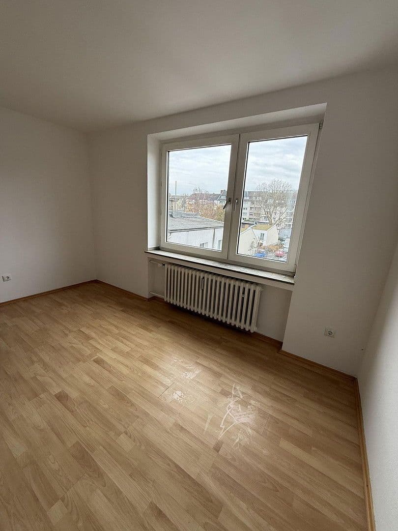 Prenájom bytu 2-izbový 66 m², Berliner Str.32, Köln, Severné Porýnie - Westfálsko Prenájom bytu 2-izbový 66 m², Berliner Str.32, Köln, Severné Porýnie - Westfálsko
