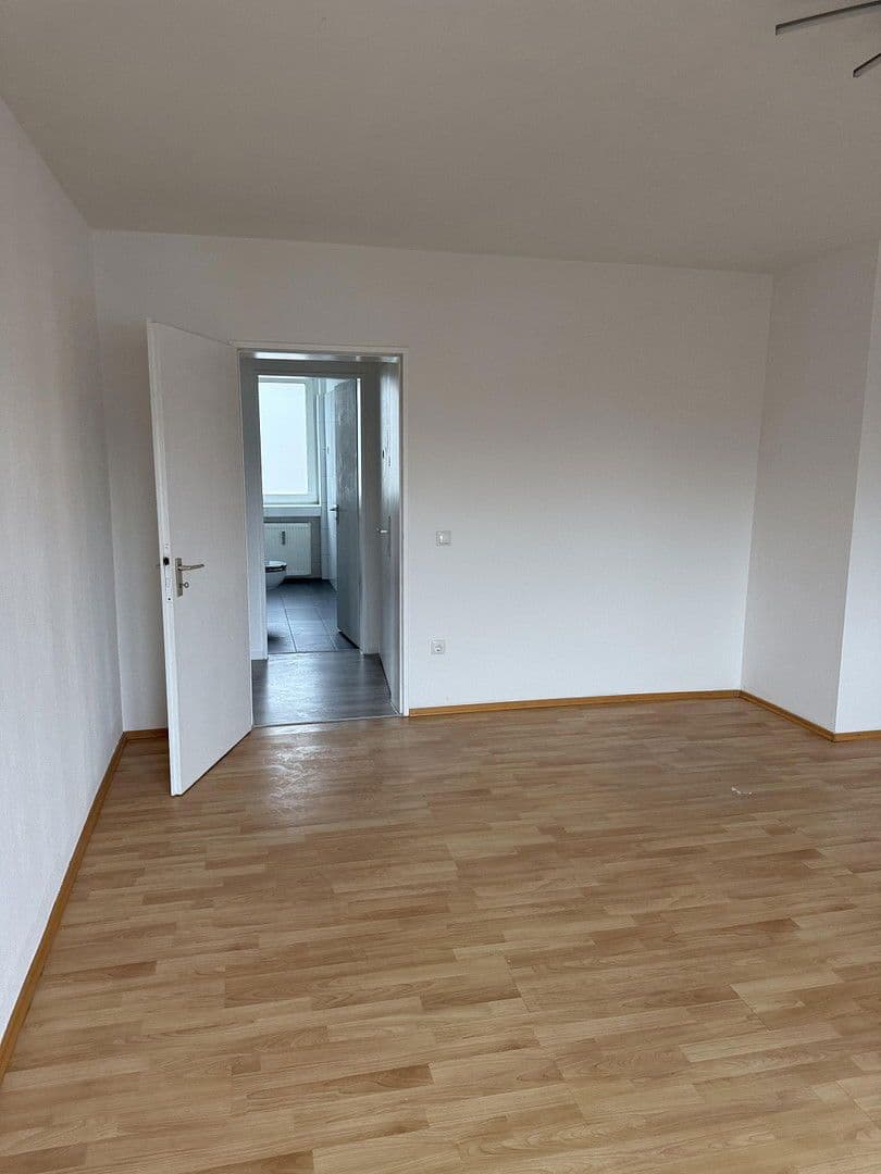 Prenájom bytu 2-izbový 66 m², Berliner Str.32, Köln, Severné Porýnie - Westfálsko Prenájom bytu 2-izbový 66 m², Berliner Str.32, Köln, Severné Porýnie - Westfálsko