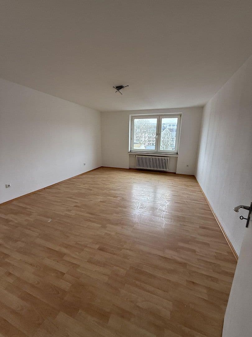 Prenájom bytu 2-izbový 66 m², Berliner Str.32, Köln, Severné Porýnie - Westfálsko Prenájom bytu 2-izbový 66 m², Berliner Str.32, Köln, Severné Porýnie - Westfálsko