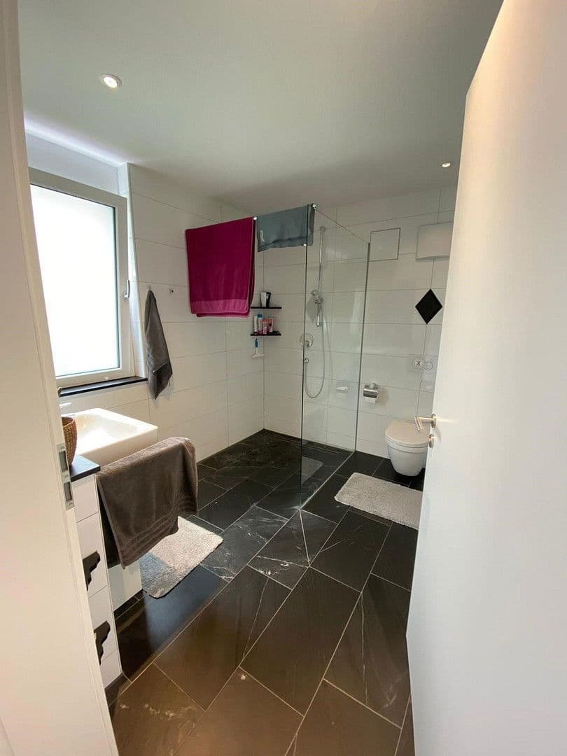 Prenájom bytu 3-izbový 86 m², Nufringen, Bádensko-Wurttembersko Prenájom bytu 3-izbový 86 m², Nufringen, Bádensko-Wurttembersko