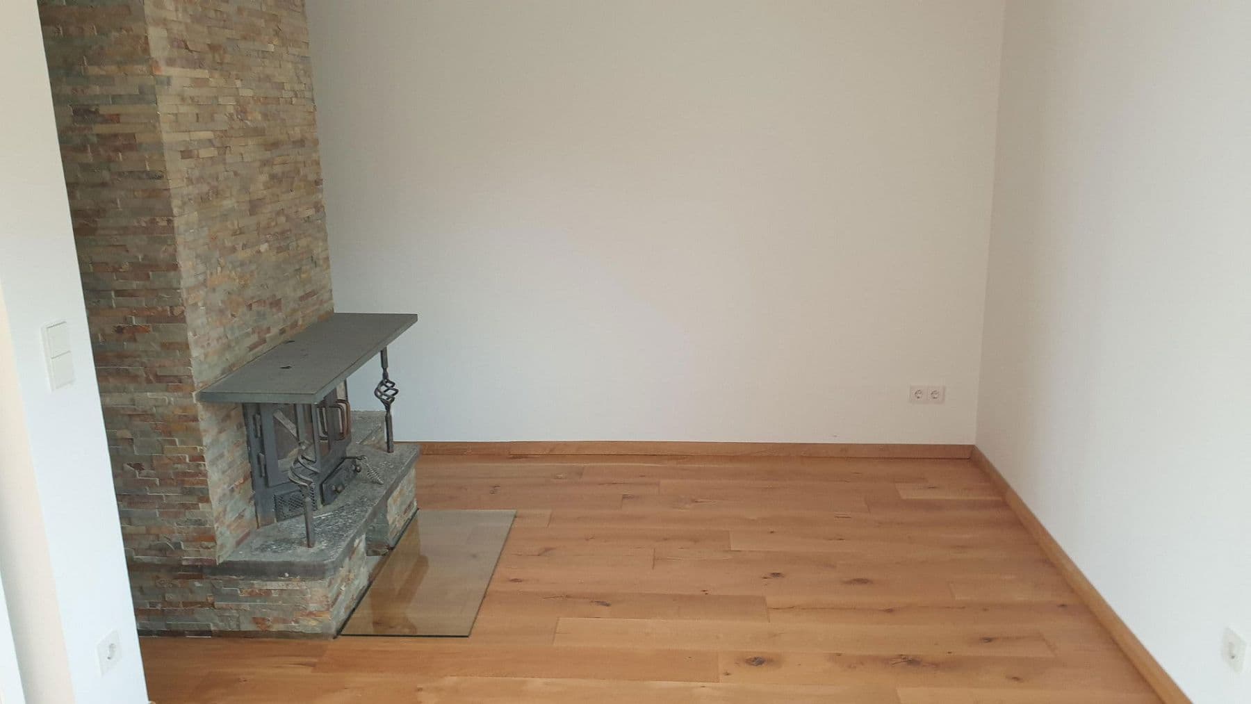 Prenájom bytu 4-izbový 220 m², Am Goldberg 9, Heusenstamm, Hesensko Prenájom bytu 4-izbový 220 m², Am Goldberg 9, Heusenstamm, Hesensko