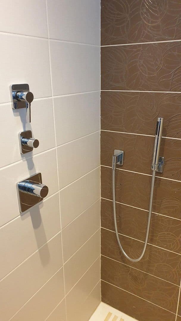 Prenájom bytu 4-izbový 220 m², Am Goldberg 9, Heusenstamm, Hesensko Prenájom bytu 4-izbový 220 m², Am Goldberg 9, Heusenstamm, Hesensko