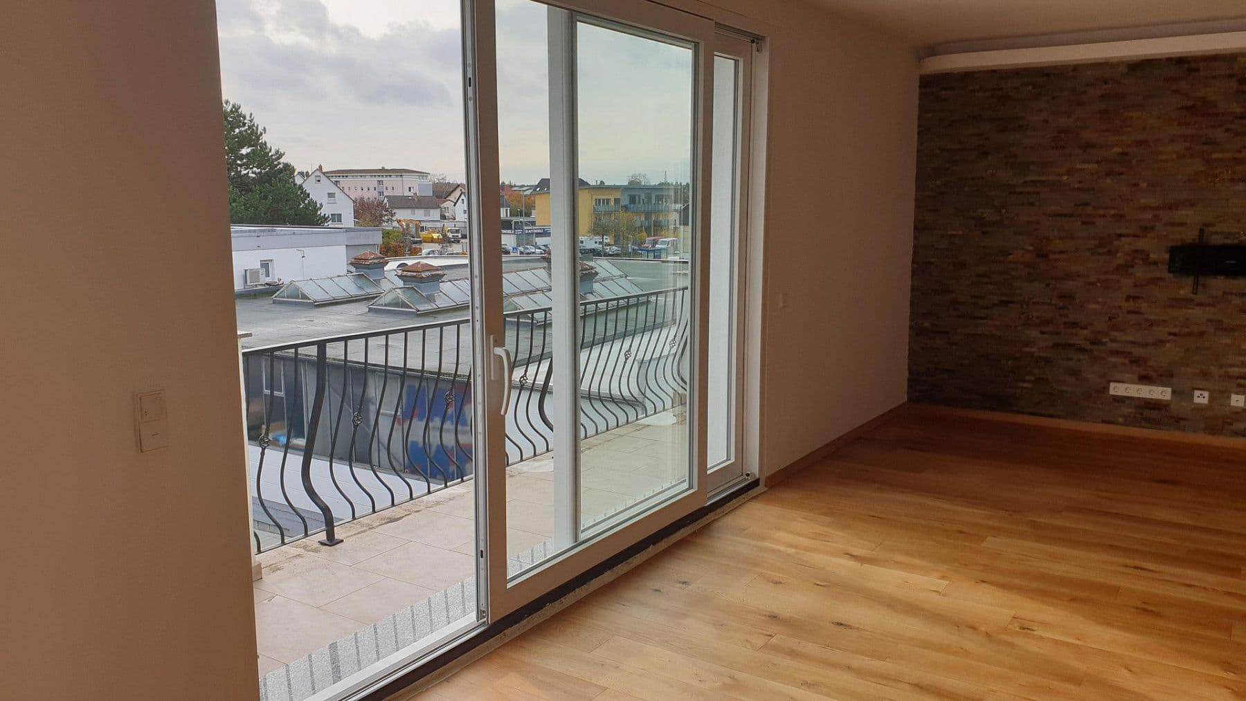 Prenájom bytu 4-izbový 220 m², Am Goldberg 9, Heusenstamm, Hesensko Prenájom bytu 4-izbový 220 m², Am Goldberg 9, Heusenstamm, Hesensko