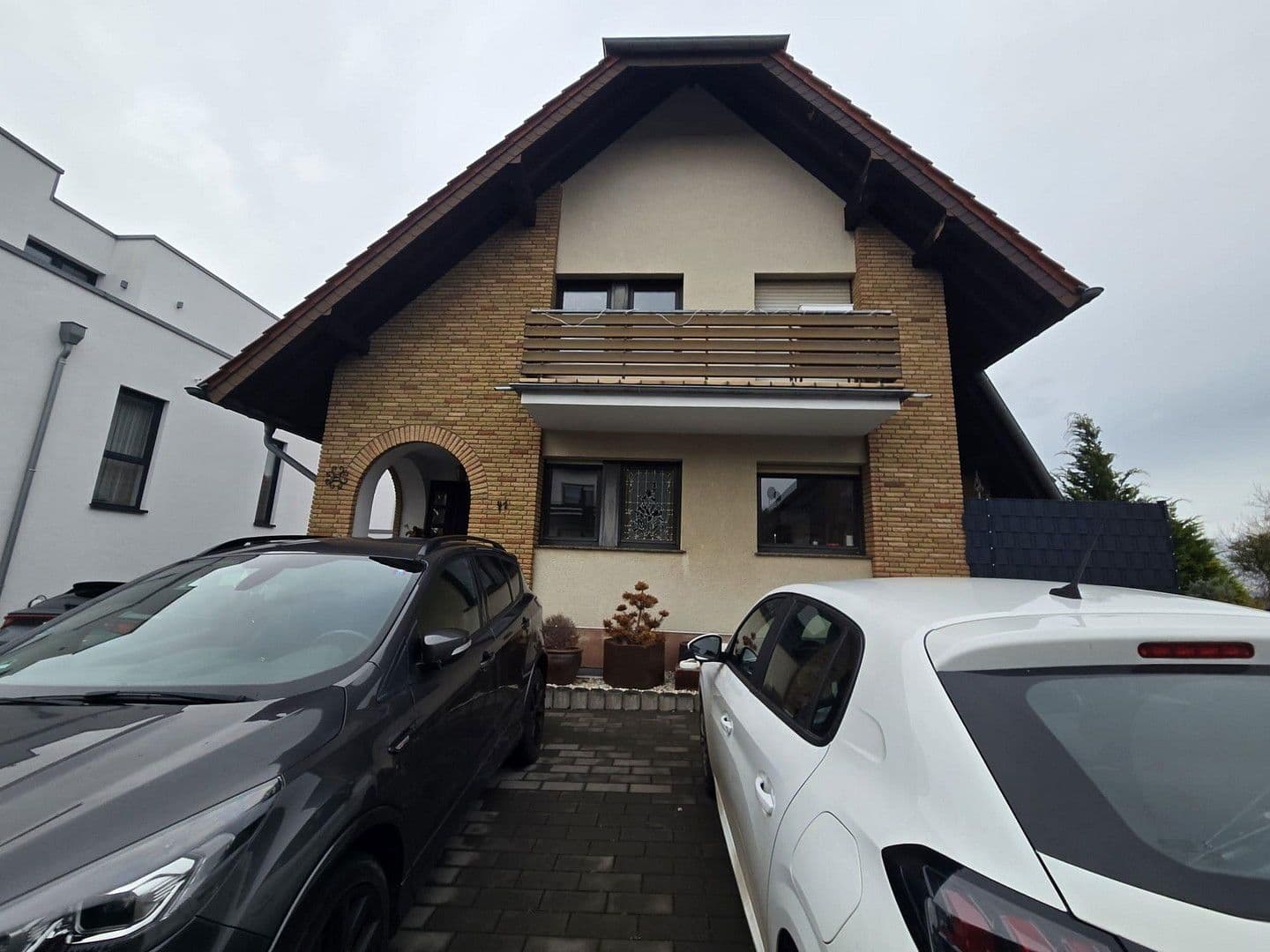 Prenájom bytu 3-izbový 95 m², Waldorfer Weg 41, Bornheim, Severné Porýnie - Westfálsko Prenájom bytu 3-izbový 95 m², Waldorfer Weg 41, Bornheim, Severné Porýnie - Westfálsko