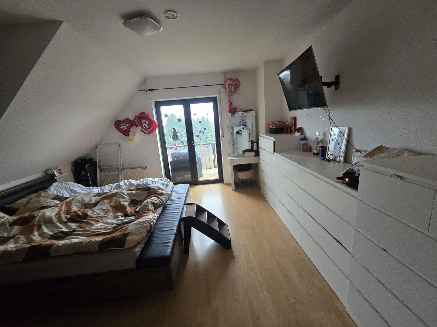 Prenájom bytu 3-izbový 95 m², Waldorfer Weg 41, Bornheim, Severné Porýnie - Westfálsko Prenájom bytu 3-izbový 95 m², Waldorfer Weg 41, Bornheim, Severné Porýnie - Westfálsko