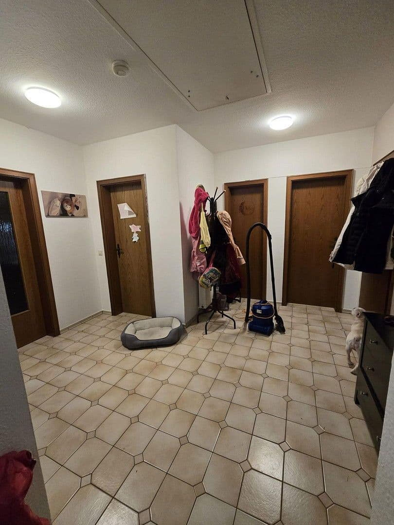 Prenájom bytu 3-izbový 95 m², Waldorfer Weg 41, Bornheim, Severné Porýnie - Westfálsko Prenájom bytu 3-izbový 95 m², Waldorfer Weg 41, Bornheim, Severné Porýnie - Westfálsko