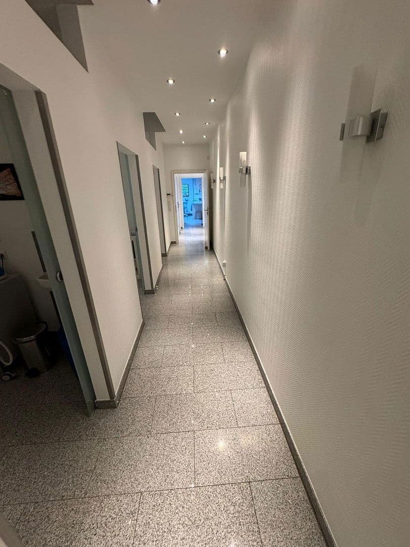 Prenájom kancelárie 100 m², Bonn-Endenich, Severné Porýnie - Westfálsko Prenájom kancelárie 100 m², Bonn-Endenich, Severné Porýnie - Westfálsko