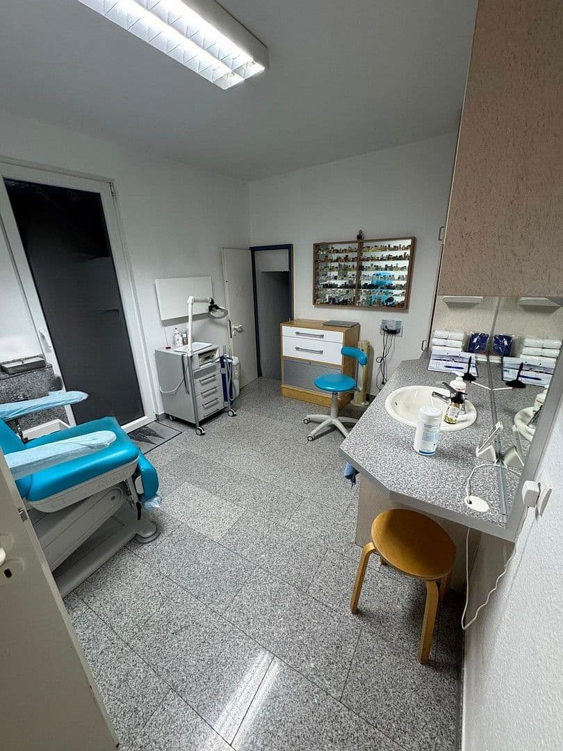 Prenájom kancelárie 100 m², Bonn-Endenich, Severné Porýnie - Westfálsko Prenájom kancelárie 100 m², Bonn-Endenich, Severné Porýnie - Westfálsko