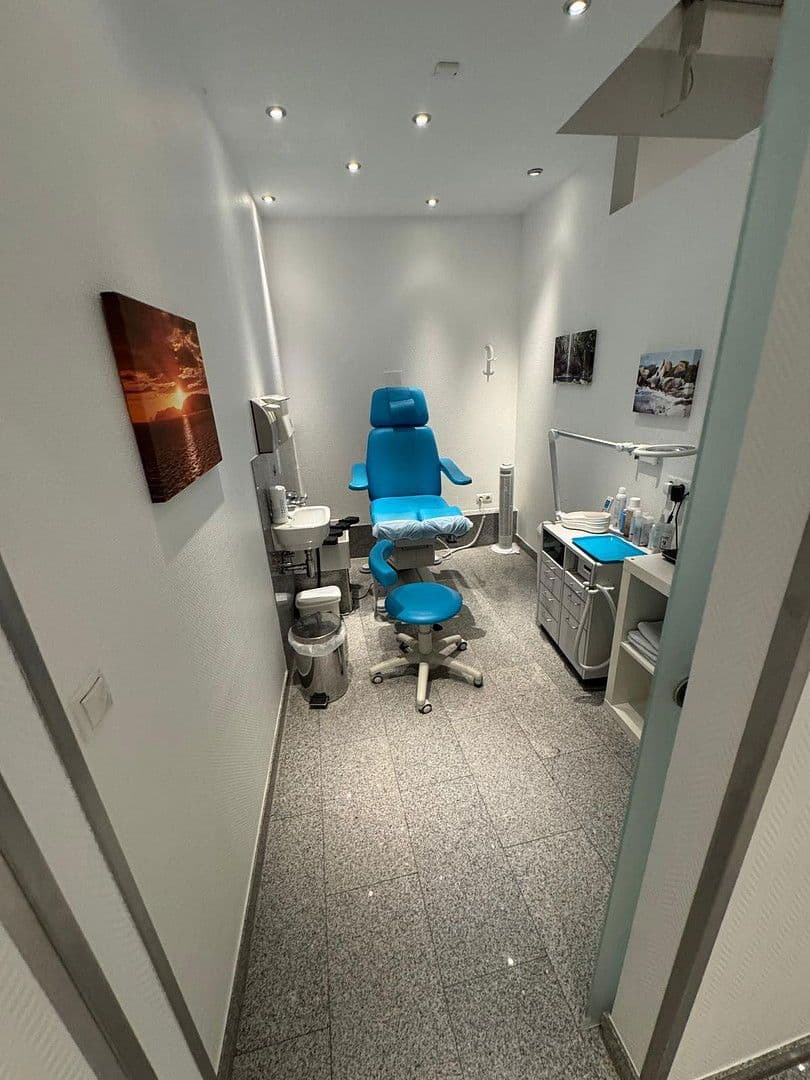 Prenájom kancelárie 100 m², Bonn-Endenich, Severné Porýnie - Westfálsko Prenájom kancelárie 100 m², Bonn-Endenich, Severné Porýnie - Westfálsko