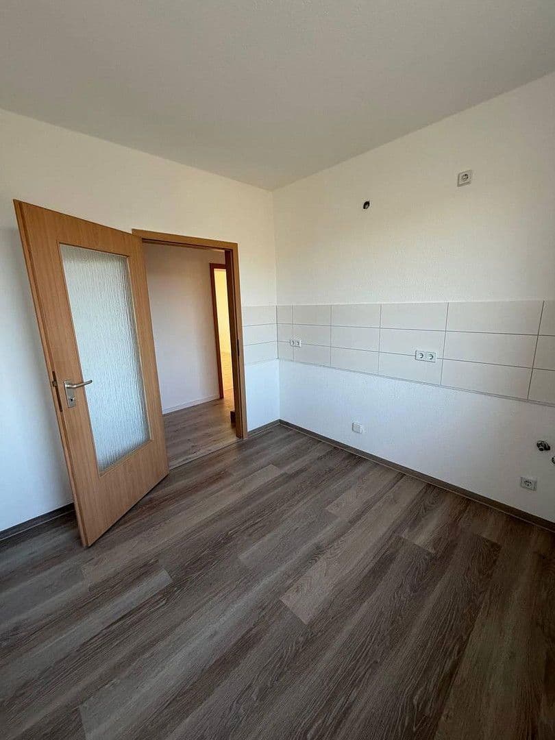 Prenájom bytu 3-izbový 64 m², Magdeburg, Sasko-Anhaltsko Prenájom bytu 3-izbový 64 m², Magdeburg, Sasko-Anhaltsko