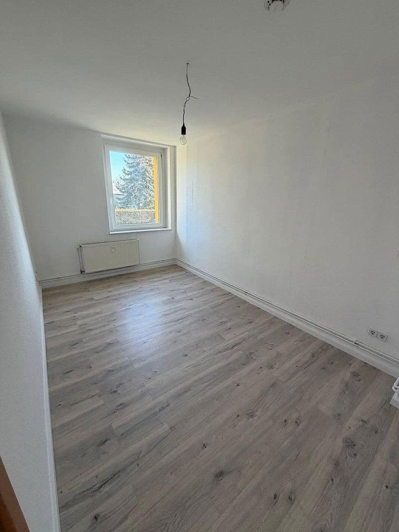Prenájom bytu 3-izbový 64 m², Magdeburg, Sasko-Anhaltsko Prenájom bytu 3-izbový 64 m², Magdeburg, Sasko-Anhaltsko