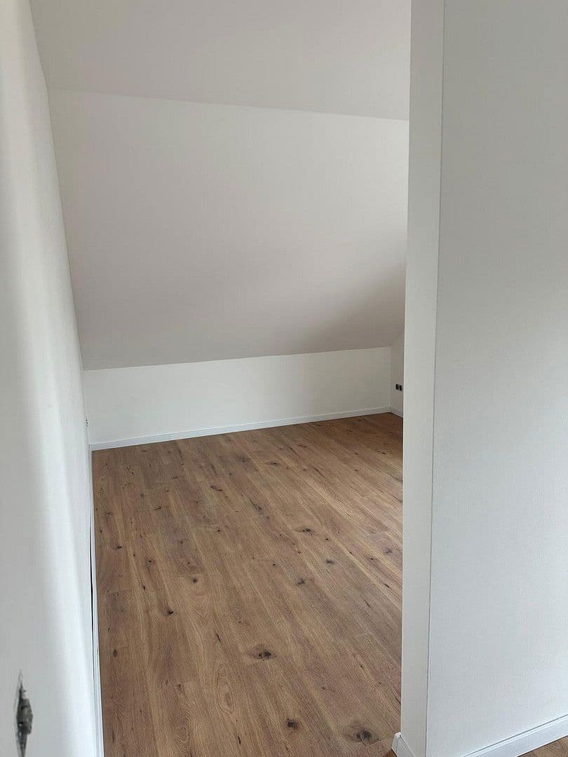 Prenájom domu 120 m², pozemek 310 m², Wunstorf, Dolné Sasko Prenájom domu 120 m², pozemek 310 m², Wunstorf, Dolné Sasko