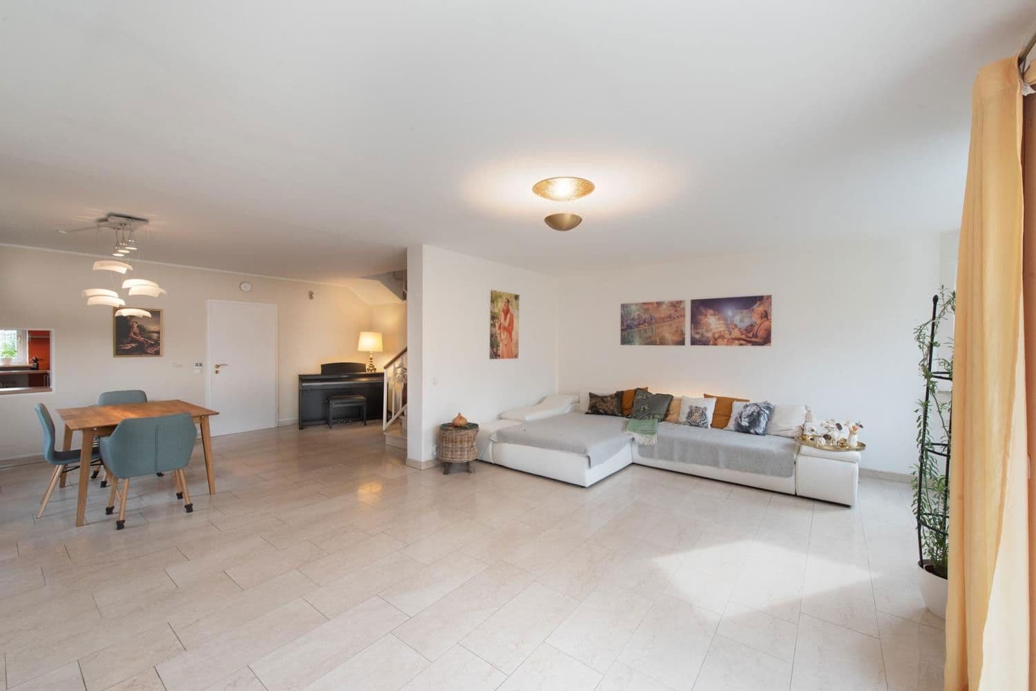 Predaj domu 245 m², pozemek 302 m², Ottobrunn, Bavorsko Predaj domu 245 m², pozemek 302 m², Ottobrunn, Bavorsko