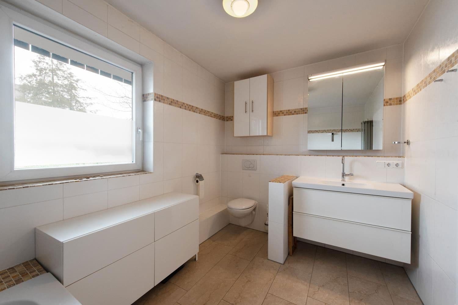 Predaj domu 245 m², pozemek 302 m², Ottobrunn, Bavorsko Predaj domu 245 m², pozemek 302 m², Ottobrunn, Bavorsko