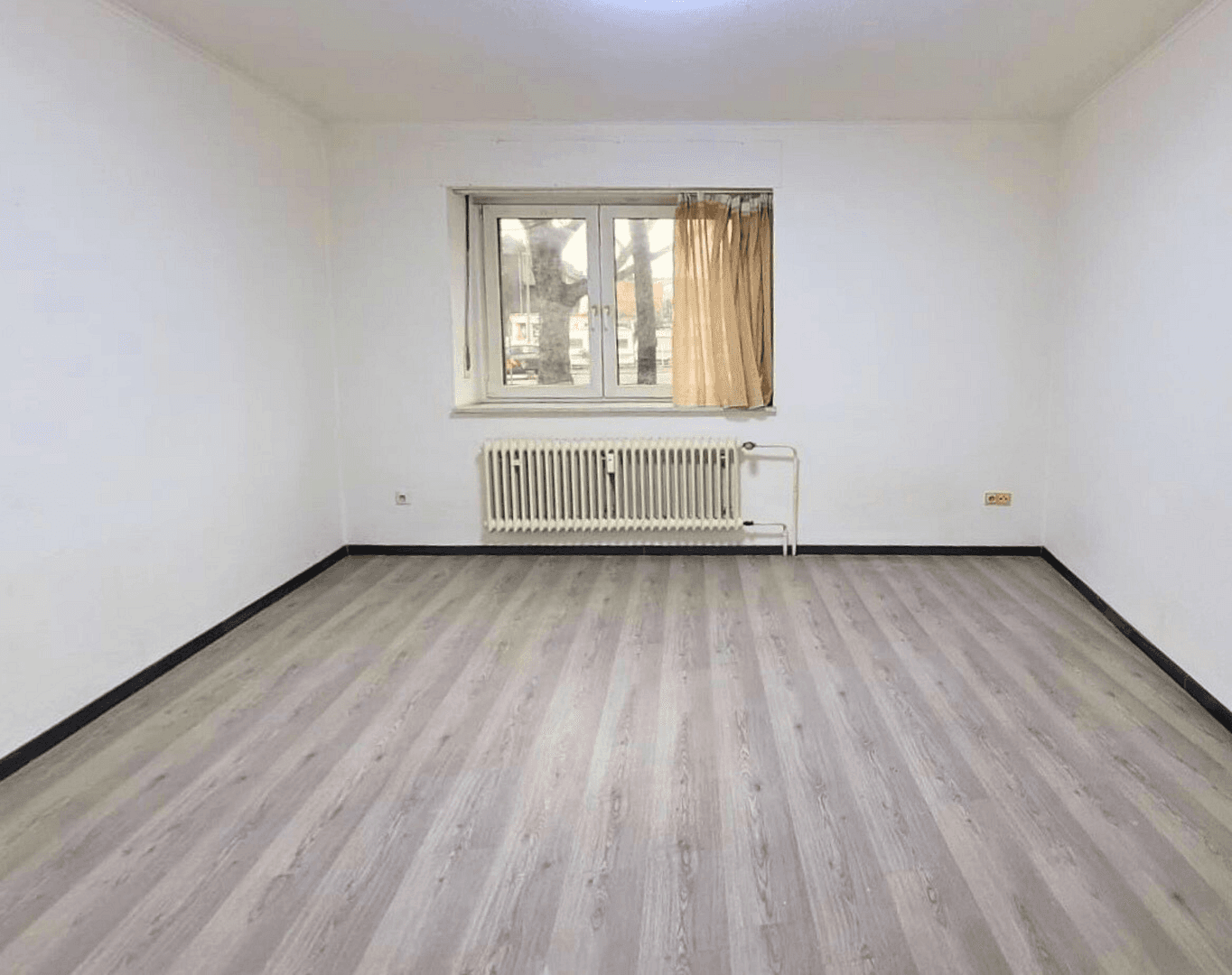 Predaj domu 284 m², pozemek 283 m², Akazienstraße 39, Duisburg, Severné Porýnie - Westfálsko Predaj domu 284 m², pozemek 283 m², Akazienstraße 39, Duisburg, Severné Porýnie - Westfálsko