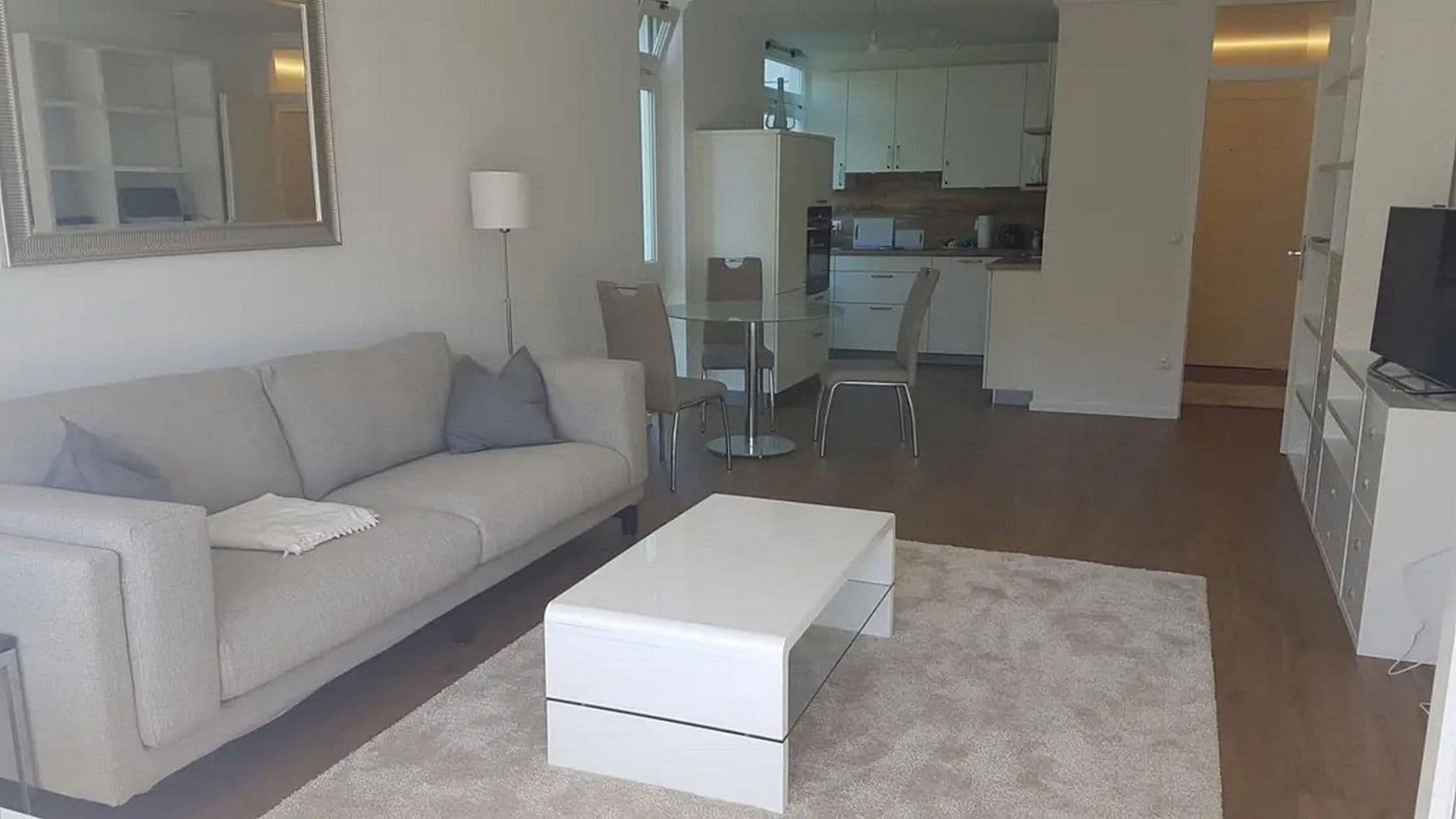 Prenájom bytu 2-izbový 70 m², München, Bavorsko Prenájom bytu 2-izbový 70 m², München, Bavorsko