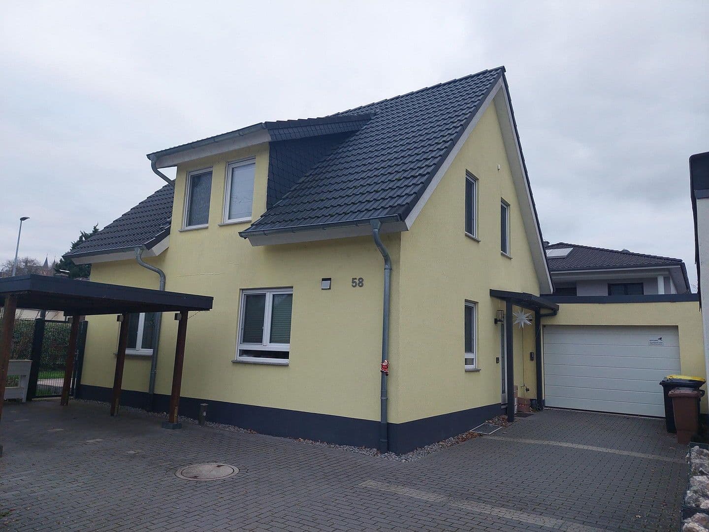 Predaj domu 110 m², pozemek 412 m², Oppenheim, Porýnie-Falcko Predaj domu 110 m², pozemek 412 m², Oppenheim, Porýnie-Falcko