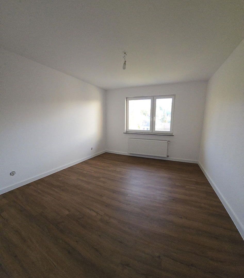 Prenájom bytu 4-izbový 95 m², Ulrideshuser Straße 30, Göttingen, Dolné Sasko Prenájom bytu 4-izbový 95 m², Ulrideshuser Straße 30, Göttingen, Dolné Sasko