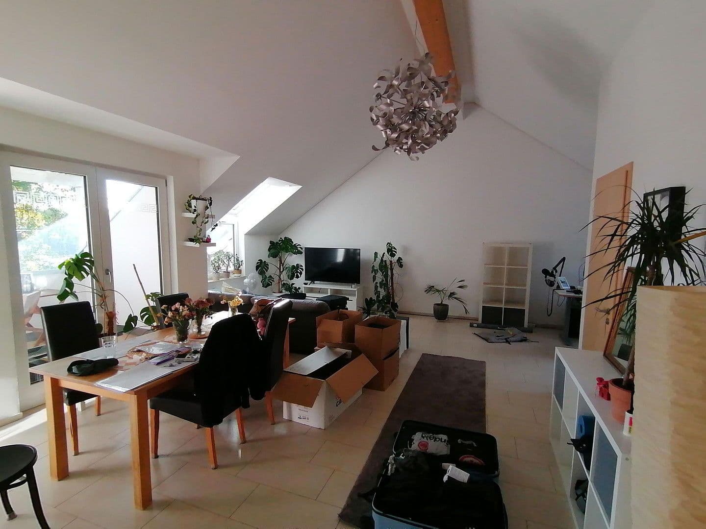 Prenájom bytu 2-izbový 70 m², Neu-Isenburg, Hesensko Prenájom bytu 2-izbový 70 m², Neu-Isenburg, Hesensko