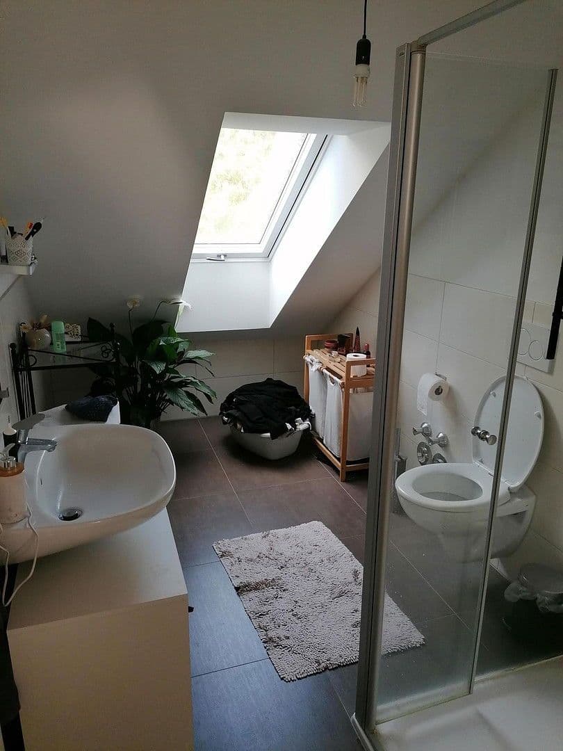 Prenájom bytu 2-izbový 70 m², Neu-Isenburg, Hesensko Prenájom bytu 2-izbový 70 m², Neu-Isenburg, Hesensko