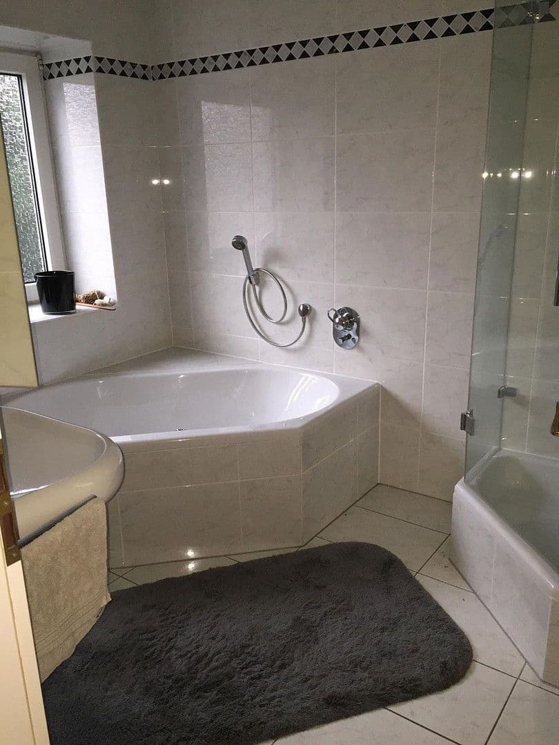 Prenájom bytu 2-izbový 102 m², Krefeld, Severné Porýnie - Westfálsko Prenájom bytu 2-izbový 102 m², Krefeld, Severné Porýnie - Westfálsko