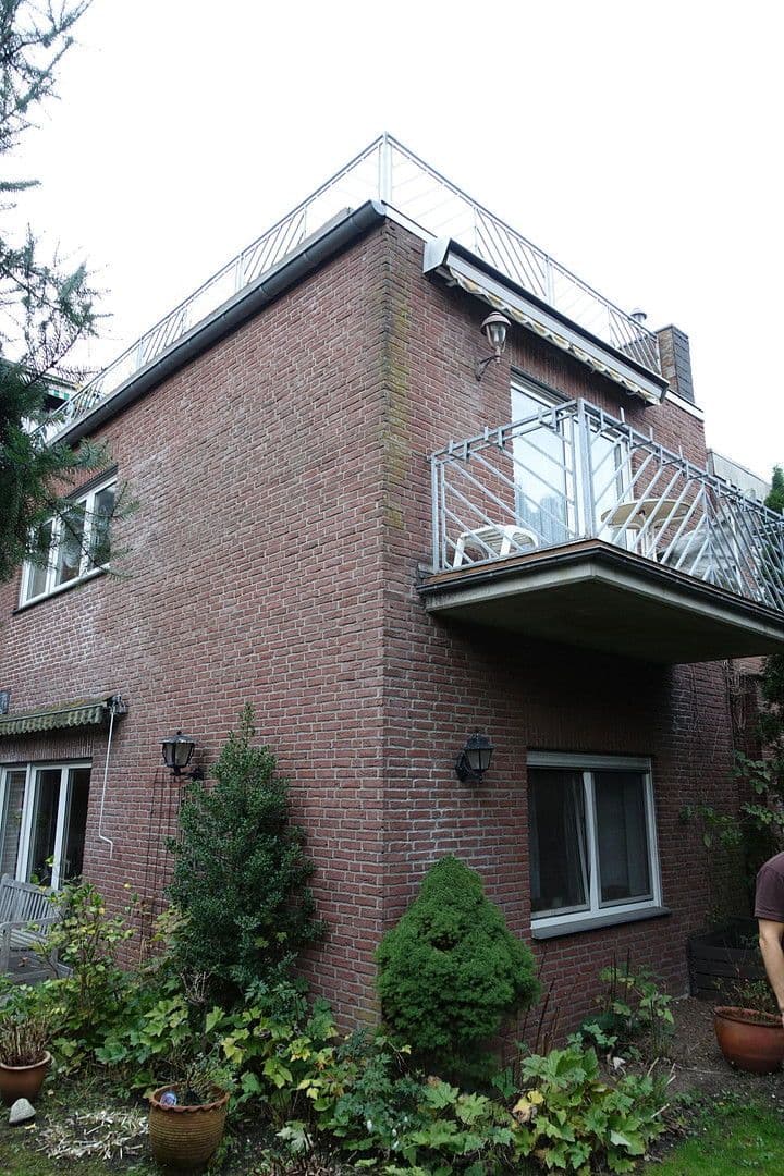 Prenájom bytu 2-izbový 102 m², Krefeld, Severné Porýnie - Westfálsko Prenájom bytu 2-izbový 102 m², Krefeld, Severné Porýnie - Westfálsko