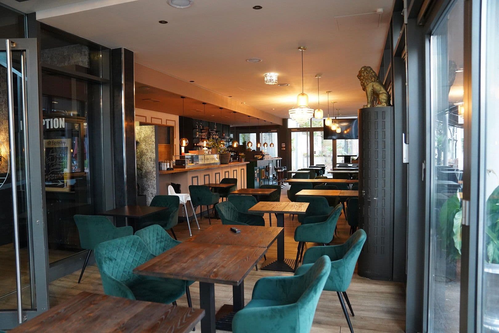 Prenájom nebytového priestoru 700 m², Herrenstrasse 3,, Lörrach, Bádensko-Wurttembersko Prenájom nebytového priestoru 700 m², Herrenstrasse 3,, Lörrach, Bádensko-Wurttembersko