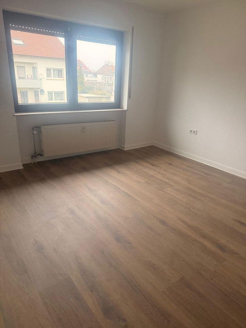 Prenájom bytu 4-izbový 103 m², Landau, Porýnie-Falcko Prenájom bytu 4-izbový 103 m², Landau, Porýnie-Falcko