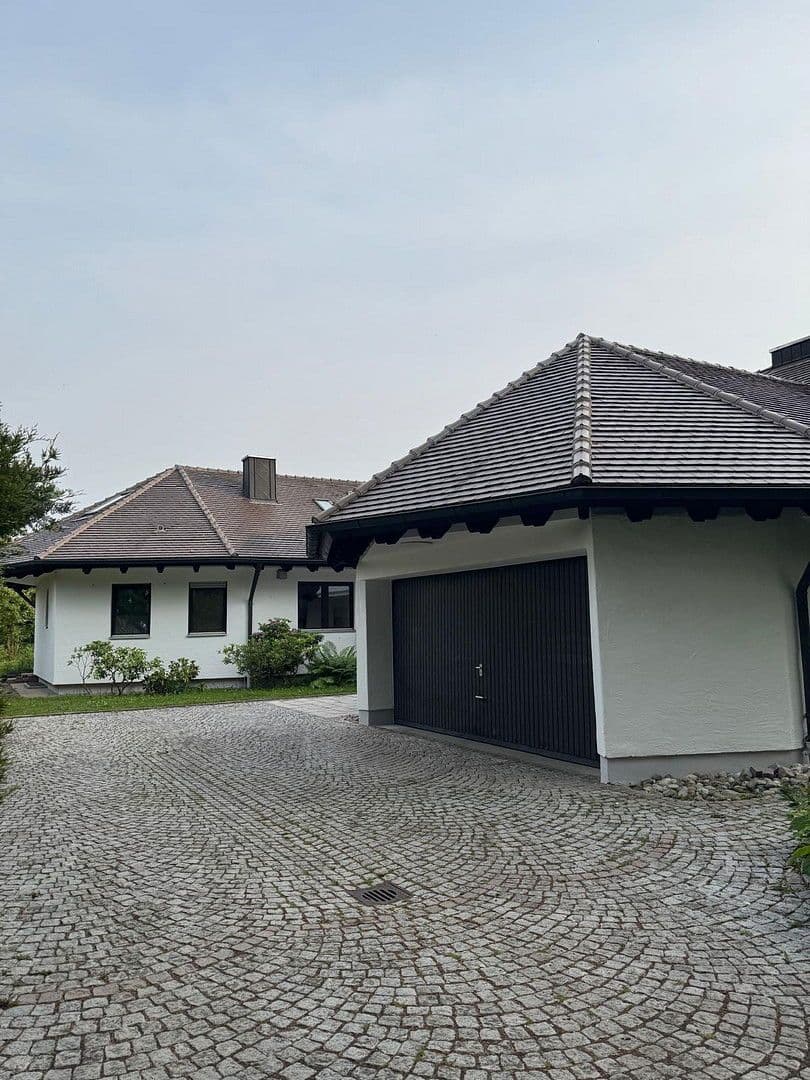 Predaj domu 540 m², pozemek 5.943 m², Waldweg 15, Kötz, Bavorsko Predaj domu 540 m², pozemek 5.943 m², Waldweg 15, Kötz, Bavorsko