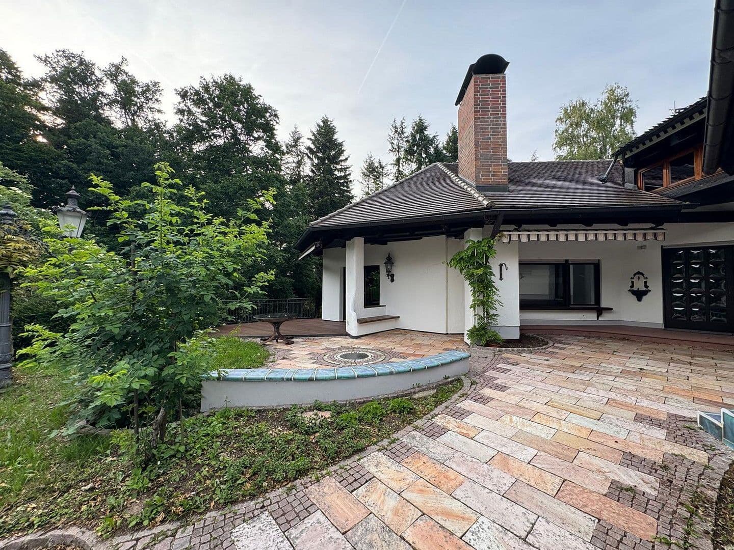 Predaj domu 540 m², pozemek 5.943 m², Waldweg 15, Kötz, Bavorsko Predaj domu 540 m², pozemek 5.943 m², Waldweg 15, Kötz, Bavorsko