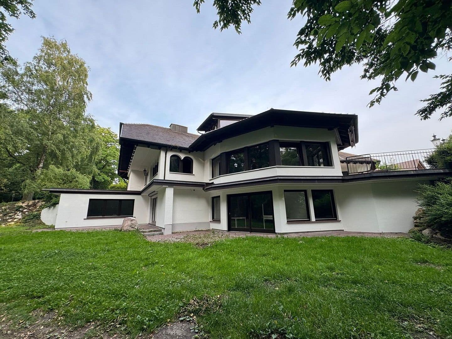 Predaj domu 540 m², pozemek 5.943 m², Waldweg 15, Kötz, Bavorsko Predaj domu 540 m², pozemek 5.943 m², Waldweg 15, Kötz, Bavorsko