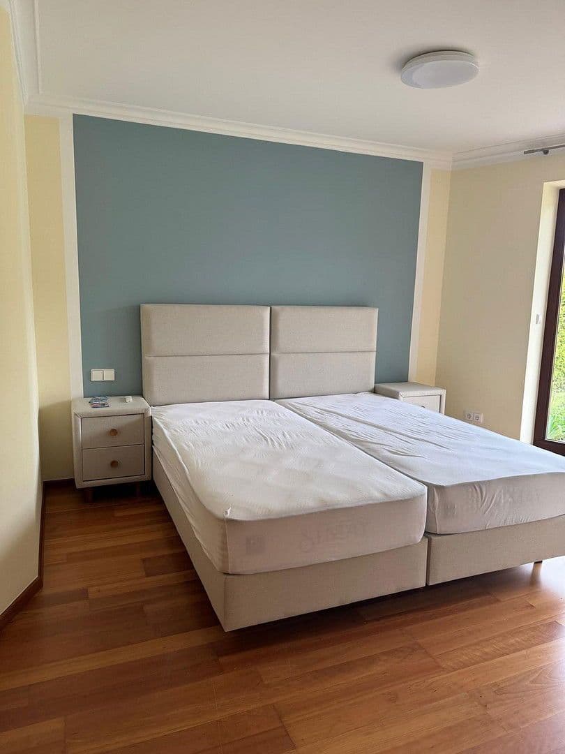 Predaj domu 540 m², pozemek 5.943 m², Waldweg 15, Kötz, Bavorsko Predaj domu 540 m², pozemek 5.943 m², Waldweg 15, Kötz, Bavorsko