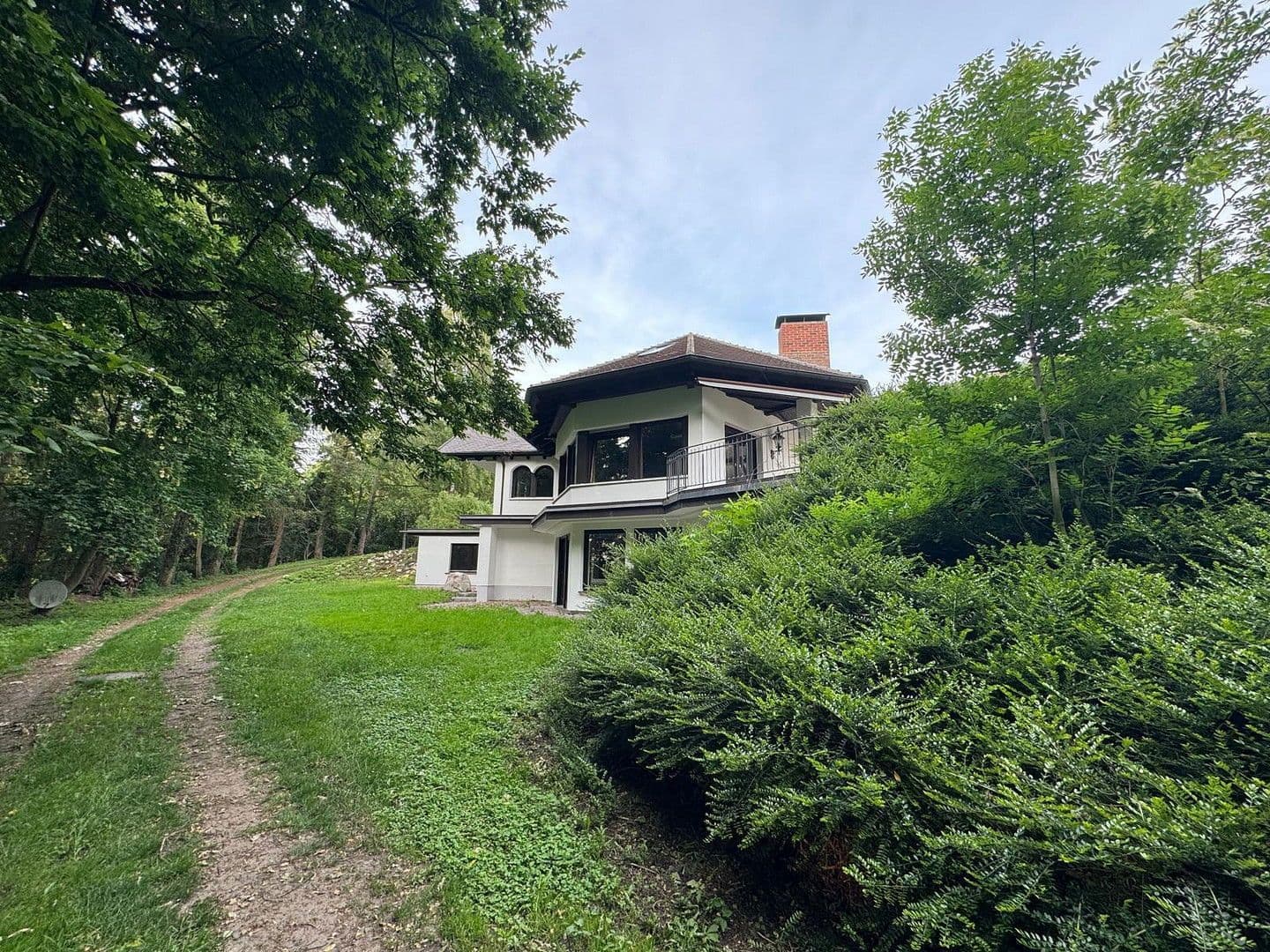 Predaj domu 540 m², pozemek 5.943 m², Waldweg 15, Kötz, Bavorsko Predaj domu 540 m², pozemek 5.943 m², Waldweg 15, Kötz, Bavorsko