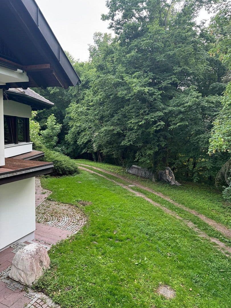 Predaj domu 540 m², pozemek 5.943 m², Waldweg 15, Kötz, Bavorsko Predaj domu 540 m², pozemek 5.943 m², Waldweg 15, Kötz, Bavorsko