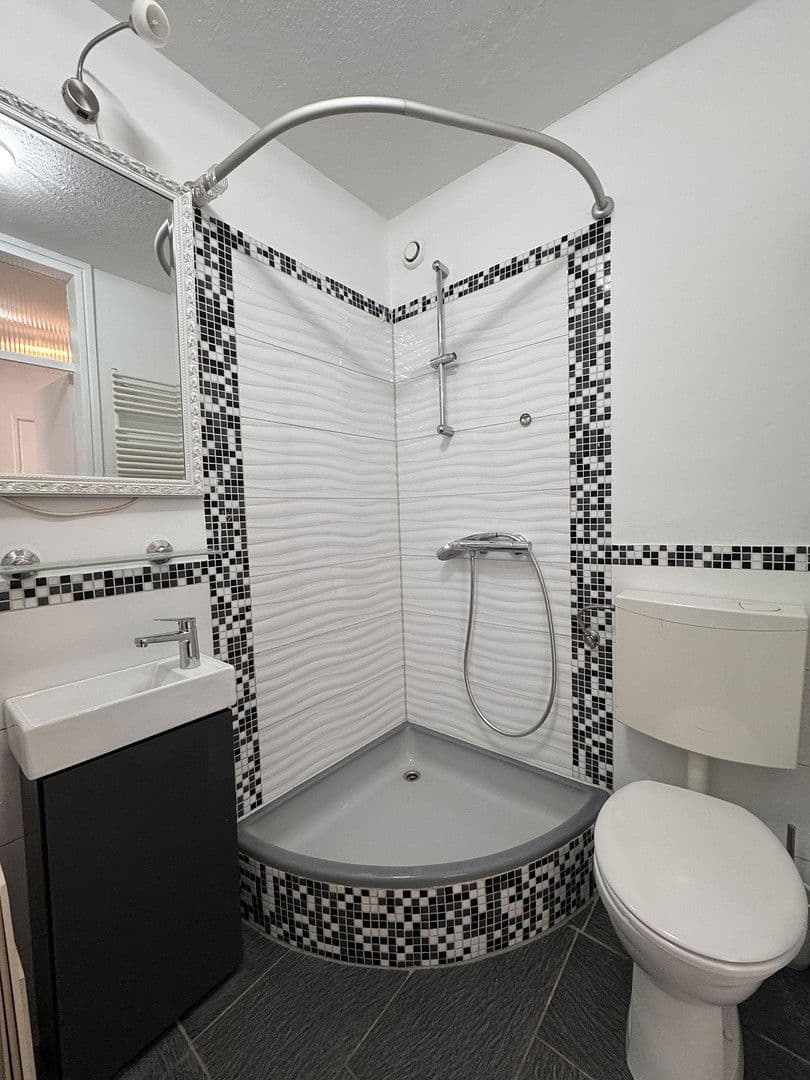 Prenájom bytu 4-izbový 94 m², Mainz, Porýnie-Falcko Prenájom bytu 4-izbový 94 m², Mainz, Porýnie-Falcko