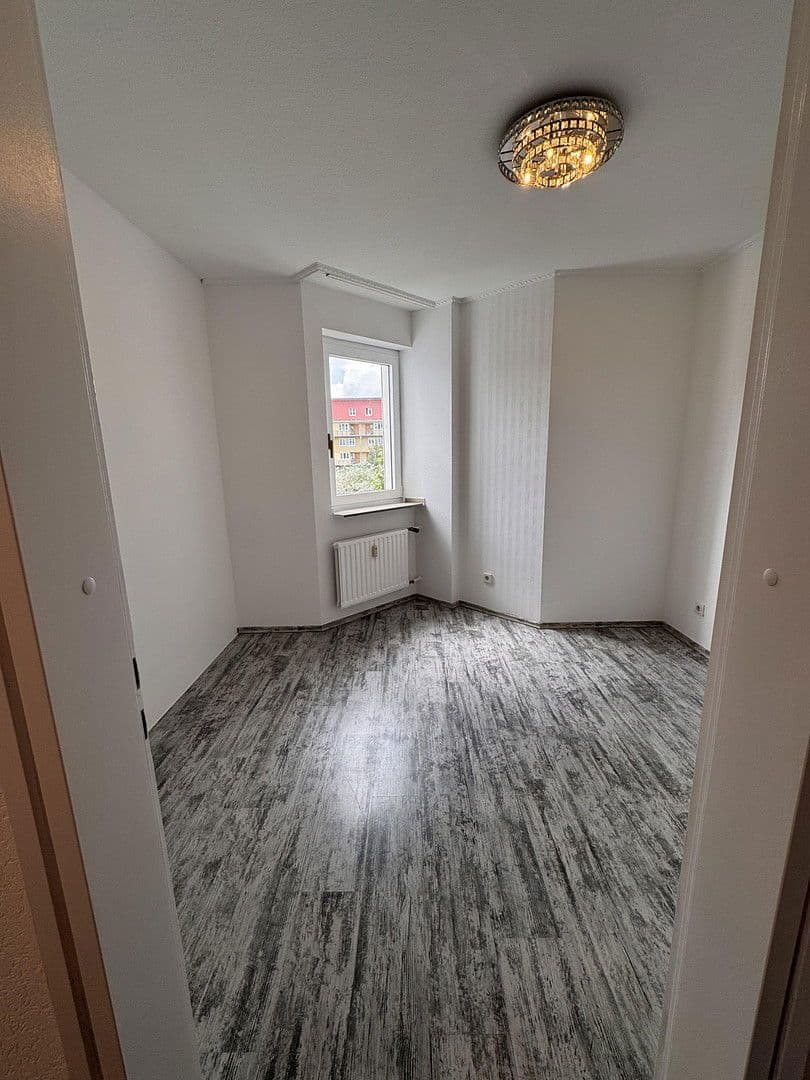 Prenájom bytu 4-izbový 94 m², Mainz, Porýnie-Falcko Prenájom bytu 4-izbový 94 m², Mainz, Porýnie-Falcko