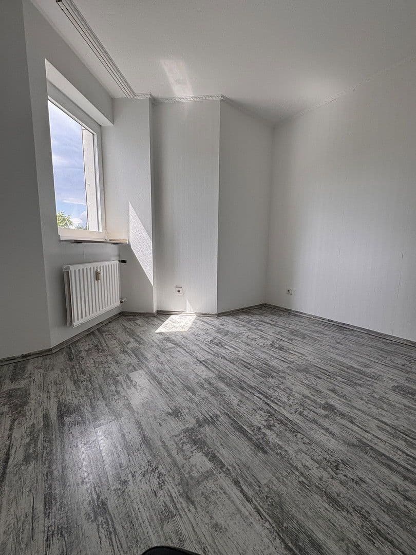 Prenájom bytu 4-izbový 94 m², Mainz, Porýnie-Falcko Prenájom bytu 4-izbový 94 m², Mainz, Porýnie-Falcko
