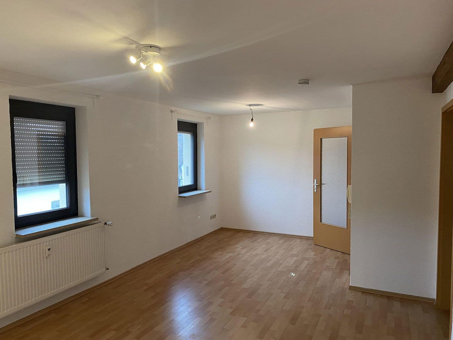 Predaj domu 280 m², pozemek 833 m², Kleinsendelbach, Bavorsko Predaj domu 280 m², pozemek 833 m², Kleinsendelbach, Bavorsko