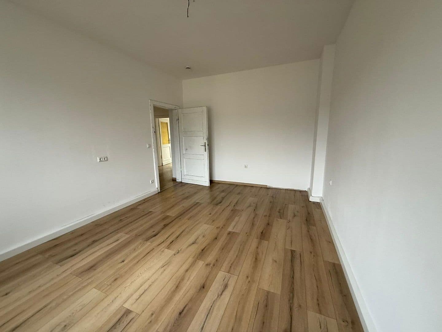 Prenájom bytu 3-izbový 70 m², Breslauer Straße 104, Essen, Severné Porýnie - Westfálsko Prenájom bytu 3-izbový 70 m², Breslauer Straße 104, Essen, Severné Porýnie - Westfálsko