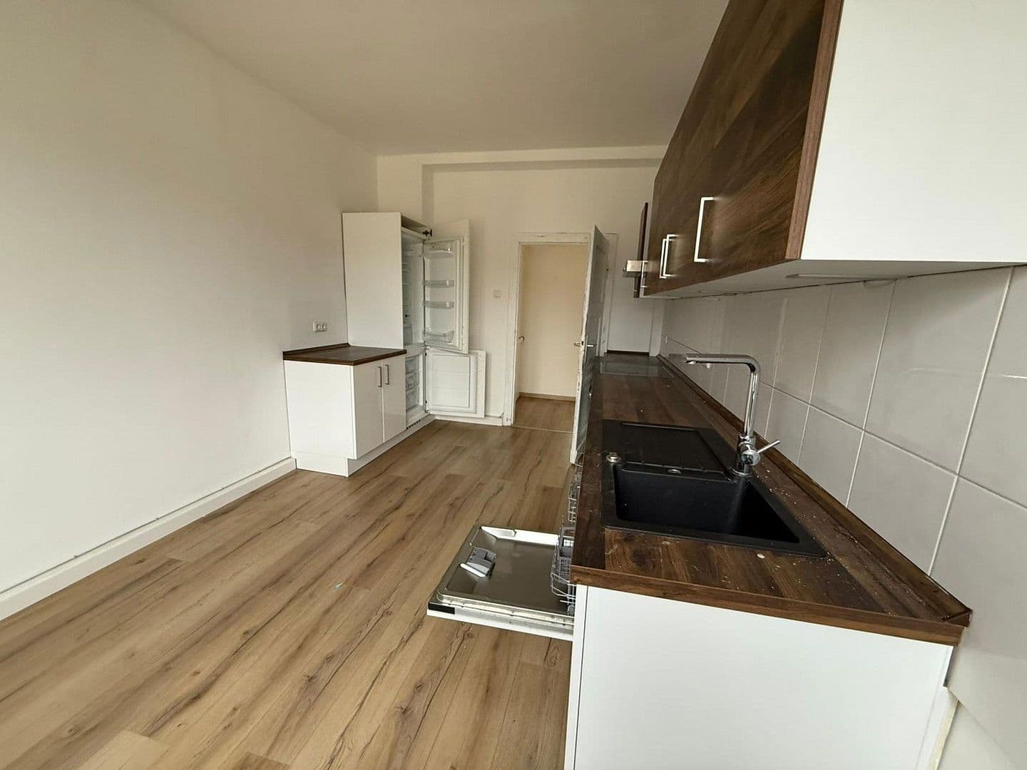Prenájom bytu 3-izbový 70 m², Breslauer Straße 104, Essen, Severné Porýnie - Westfálsko Prenájom bytu 3-izbový 70 m², Breslauer Straße 104, Essen, Severné Porýnie - Westfálsko