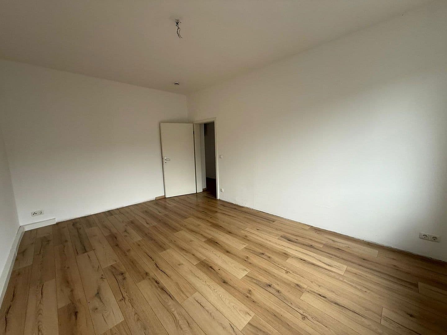 Prenájom bytu 3-izbový 70 m², Breslauer Straße 104, Essen, Severné Porýnie - Westfálsko Prenájom bytu 3-izbový 70 m², Breslauer Straße 104, Essen, Severné Porýnie - Westfálsko