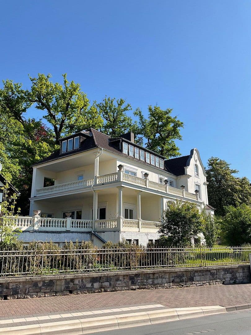 Predaj domu 800 m², pozemek 3.821 m², Bad Karlshafen, Hesensko Predaj domu 800 m², pozemek 3.821 m², Bad Karlshafen, Hesensko