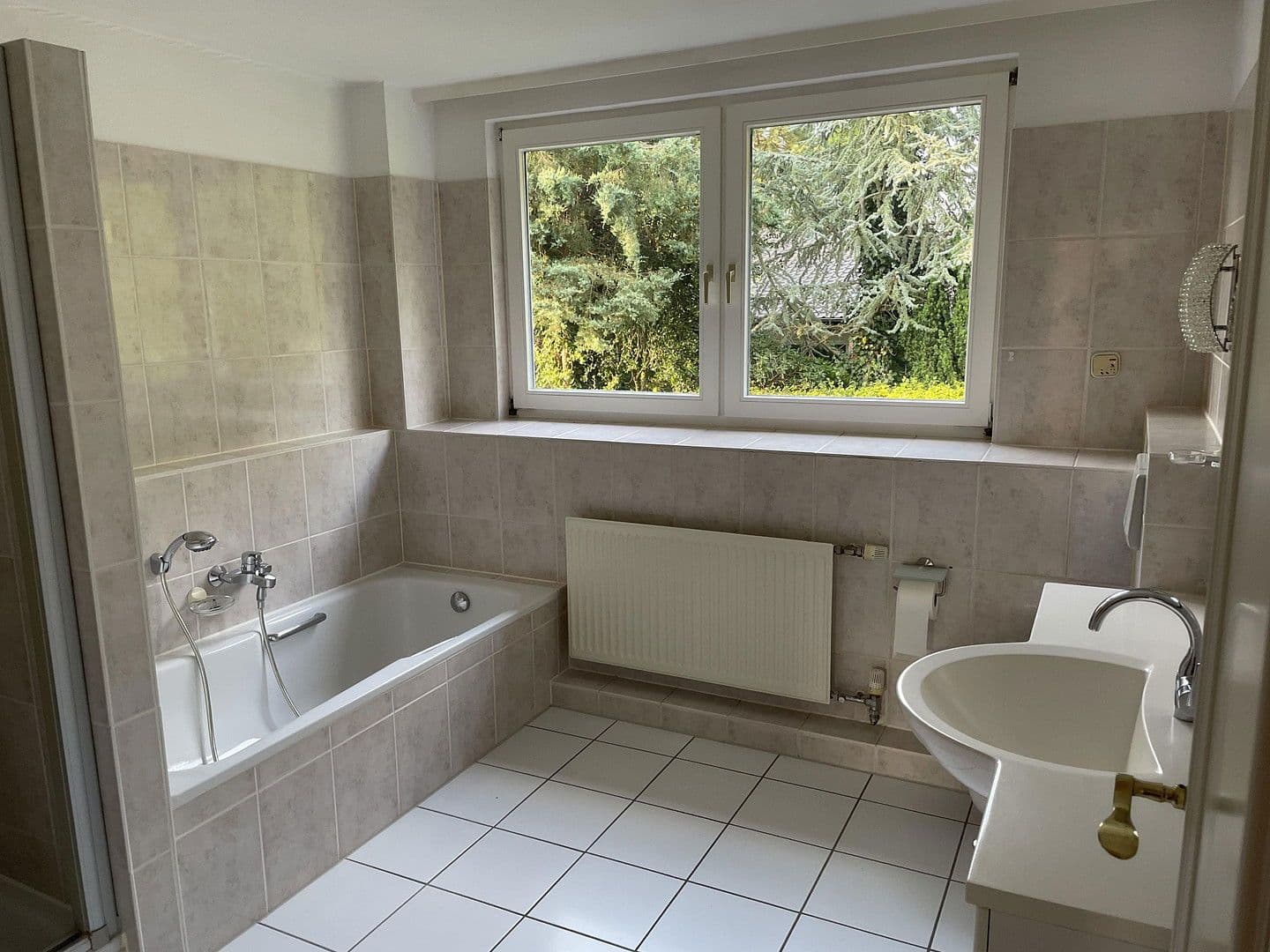 Predaj domu 144 m², pozemek 355 m², Rellingen, Šlezvicko-Holštajnsko Predaj domu 144 m², pozemek 355 m², Rellingen, Šlezvicko-Holštajnsko