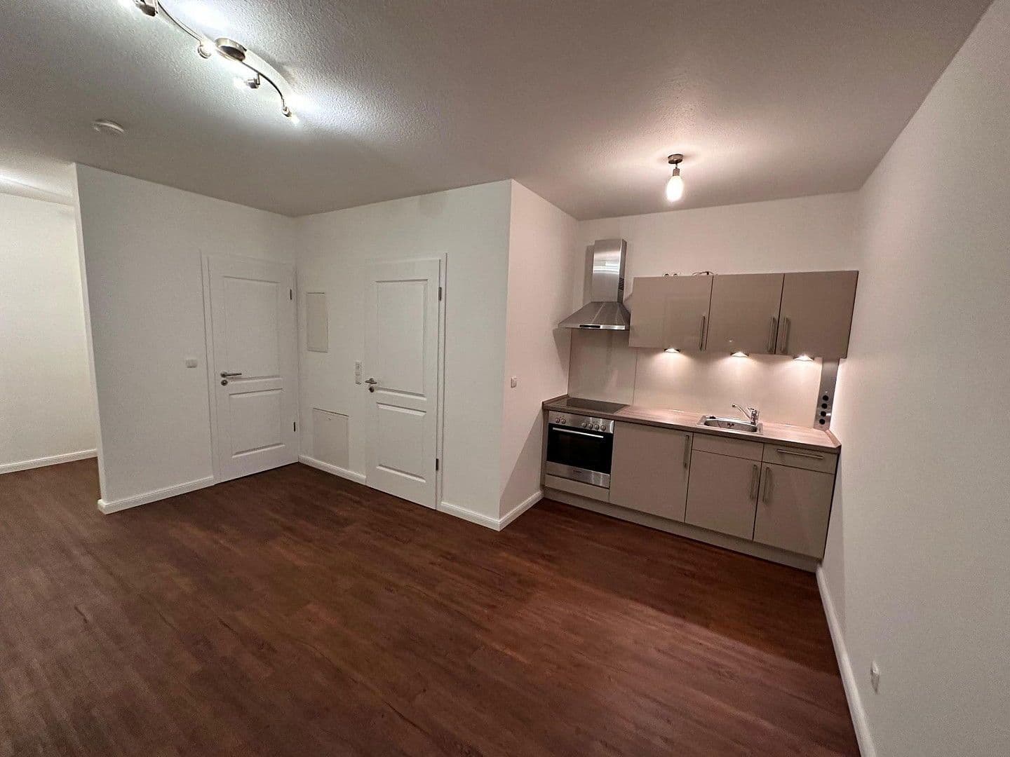 Prenájom bytu 1-izbový 30 m², Rosengarten, Dolné Sasko Prenájom bytu 1-izbový 30 m², Rosengarten, Dolné Sasko