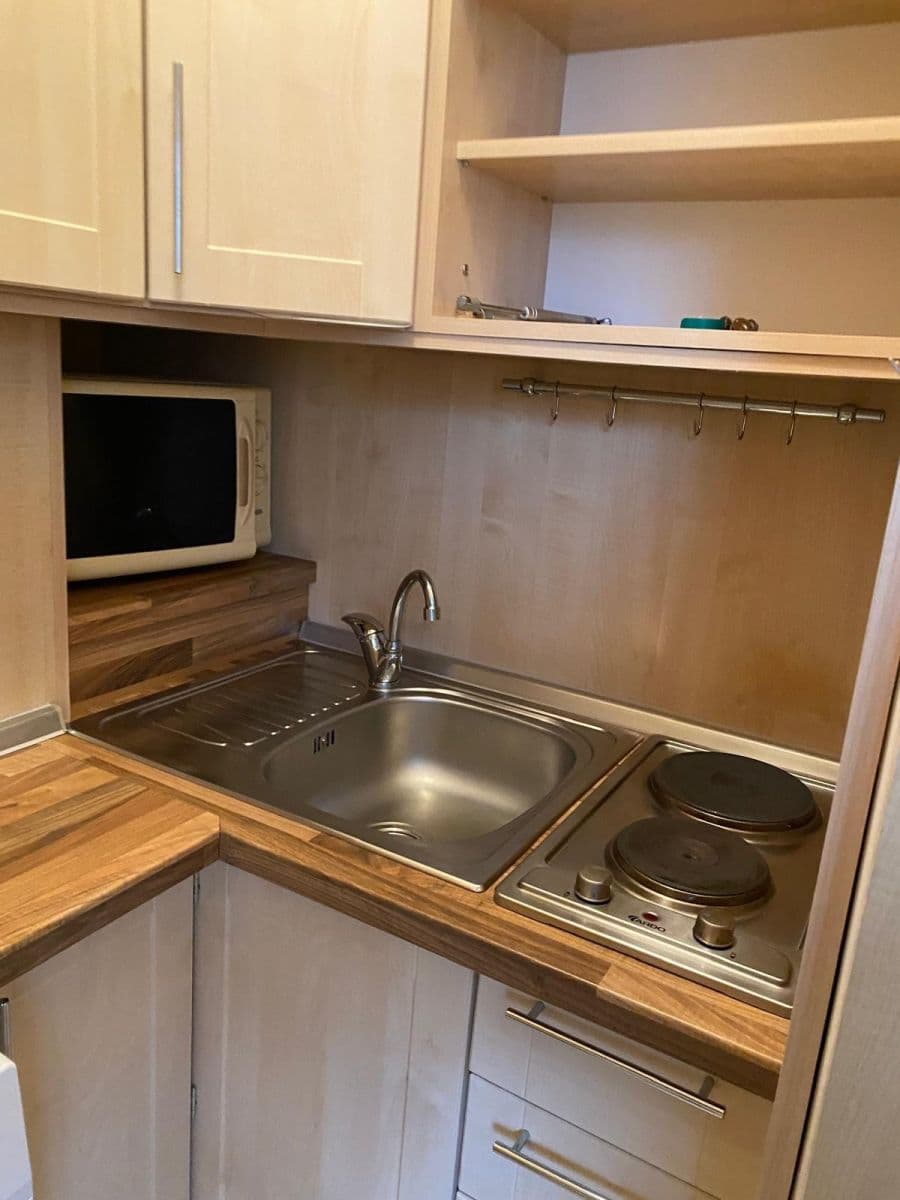 Prenájom bytu 1-izbový 27 m², Plojharova, Praha, Praha Prenájom bytu 1-izbový 27 m², Plojharova, Praha, Praha