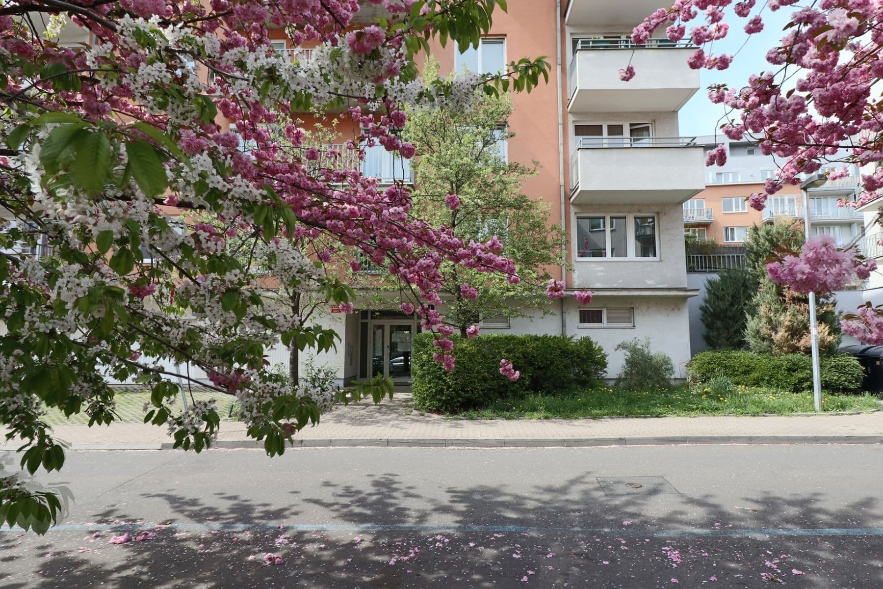 Prenájom bytu 2-izbový 57 m², Janýrova, Praha, Praha Prenájom bytu 2-izbový 57 m², Janýrova, Praha, Praha