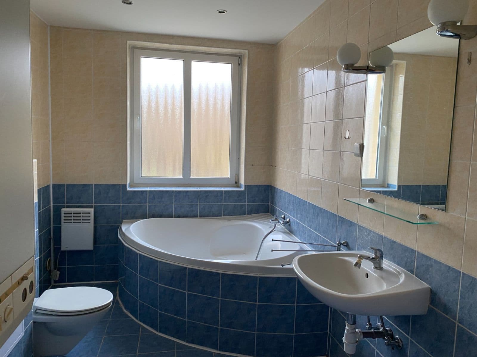 Prenájom bytu 2-izbový 61 m², Mládí, Praha, Praha Prenájom bytu 2-izbový 61 m², Mládí, Praha, Praha