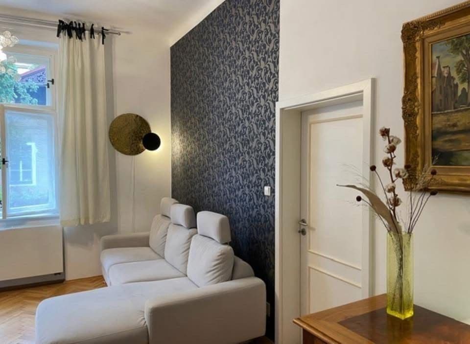 Prenájom bytu 2-izbový 64 m², Letohradská, Praha, Praha Prenájom bytu 2-izbový 64 m², Letohradská, Praha, Praha